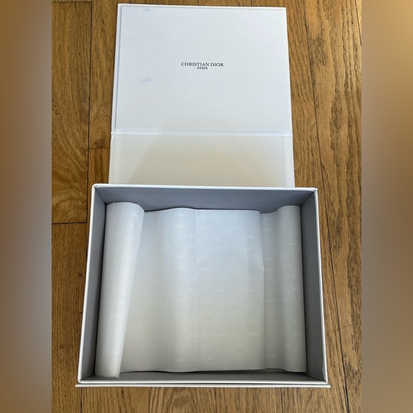 Christian Dior Box & Pillow - Picture 7 of 9